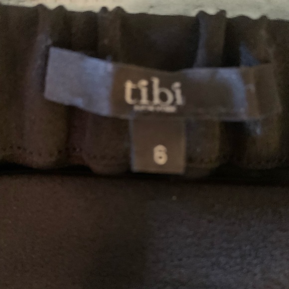 Beautiful Off-shoulder Black Dress - Picture 6 of 6